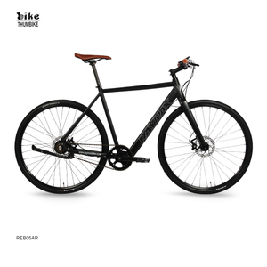 Vélo de ville électrique urbain noir élégant avec entraînement par courroie 